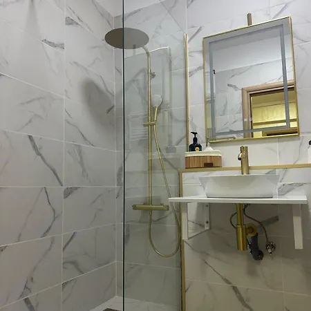 Alex Mnl Lux 2 Free Parking Apartmán