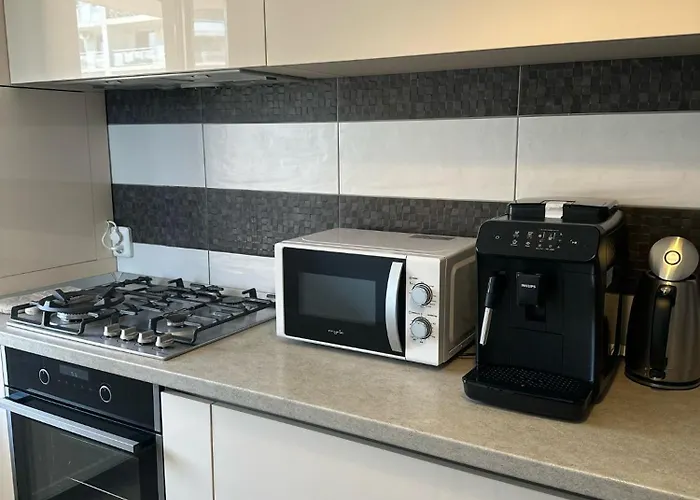 Alex Mnl Lux 2 Free Parking