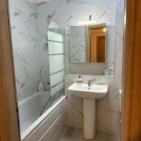 Alex Mnl Lux 2 Free Parking