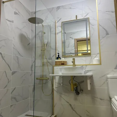 Alex Mnl Lux 2 Free Parking *