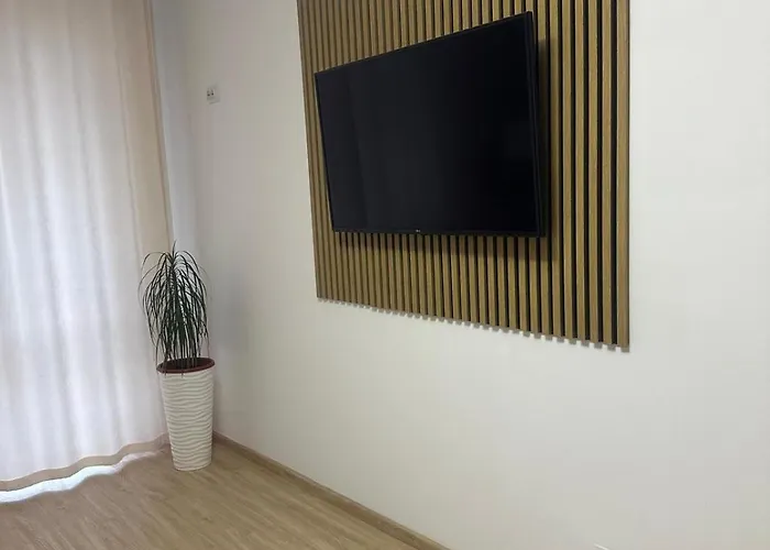 Alex Mnl Lux 2 Free Parking *